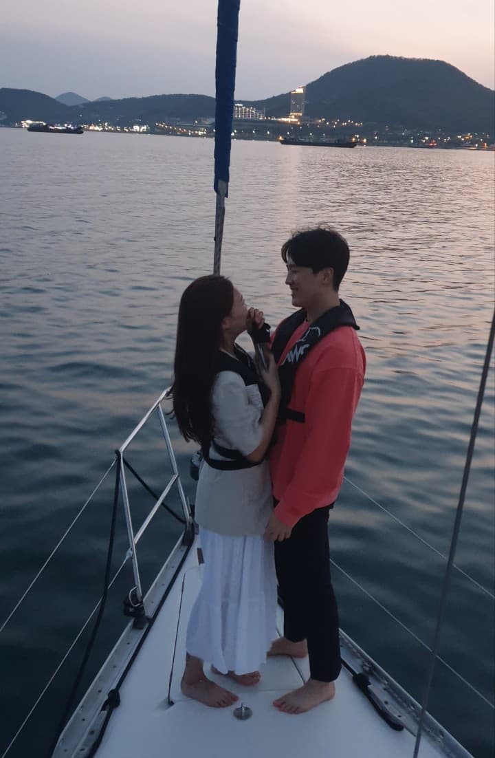 아그리나 요트 야경 크루즈 분위기